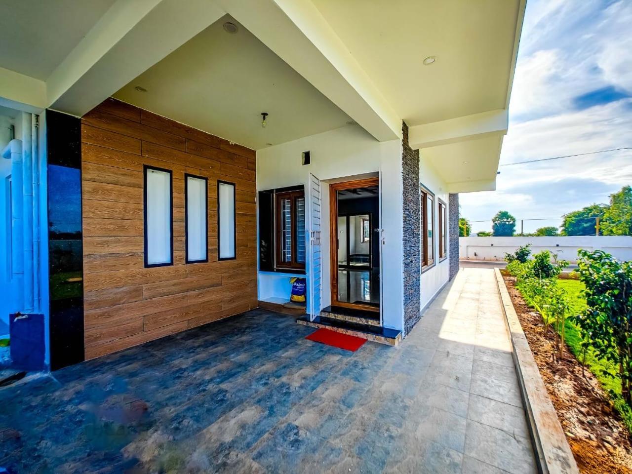 Rini Resort Madras Buitenkant foto