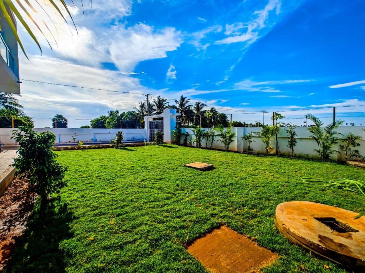 Rini Resort Madras Buitenkant foto